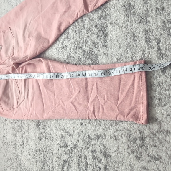 ✨ 2 for $25 GUESS Pink cropped pants | size 28 - Picture 4 of 5